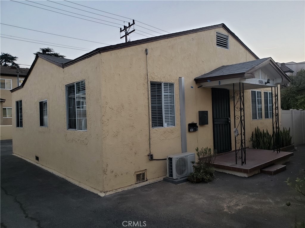 628 W California - Photo 1