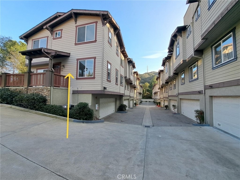 6300 Honolulu Avenue - Photo 2