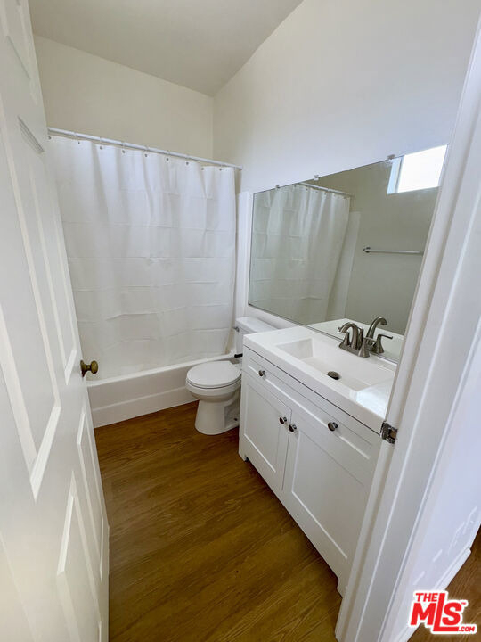 1221 Seward Street - Photo 7