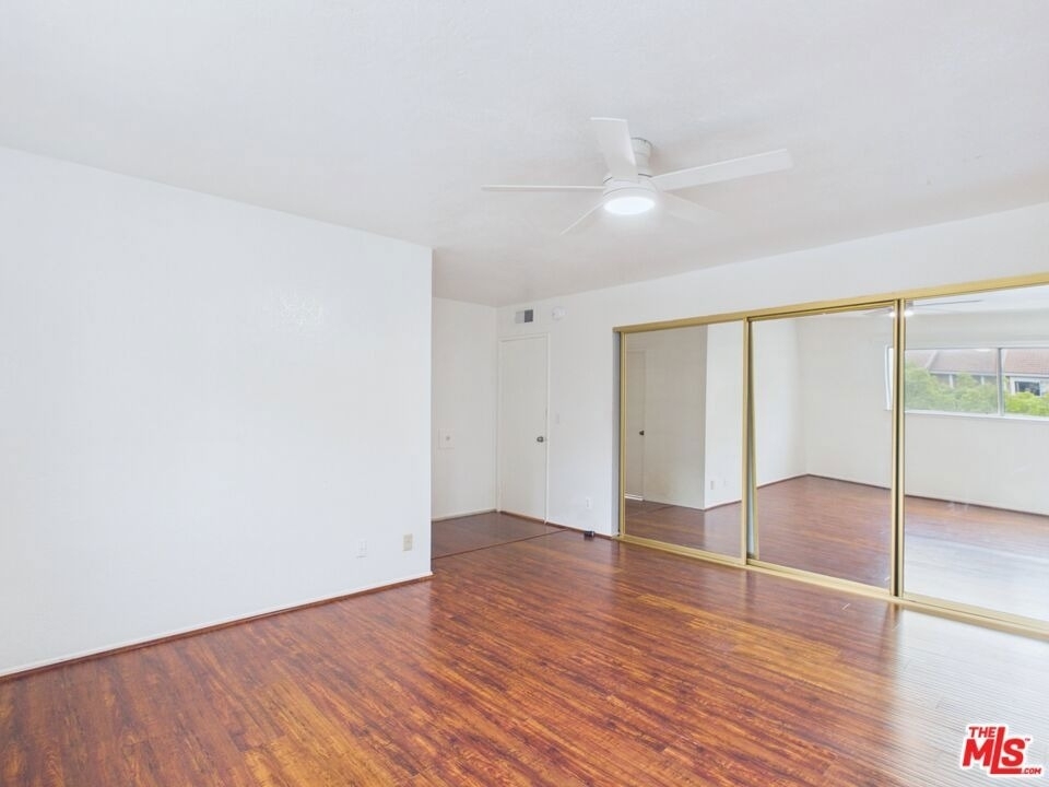 1937 Glenoaks Boulevard - Photo 18