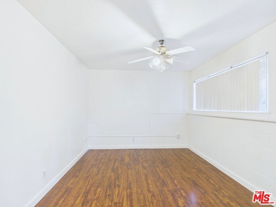 1937 Glenoaks Boulevard - Photo 9