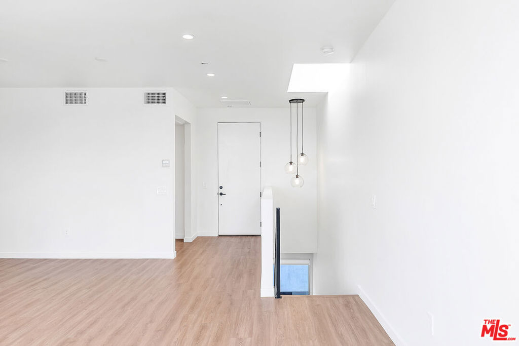747 Lillian Way - Photo 4