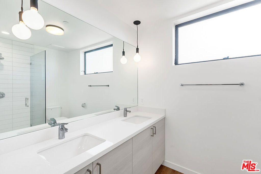 747 Lillian Way - Photo 19