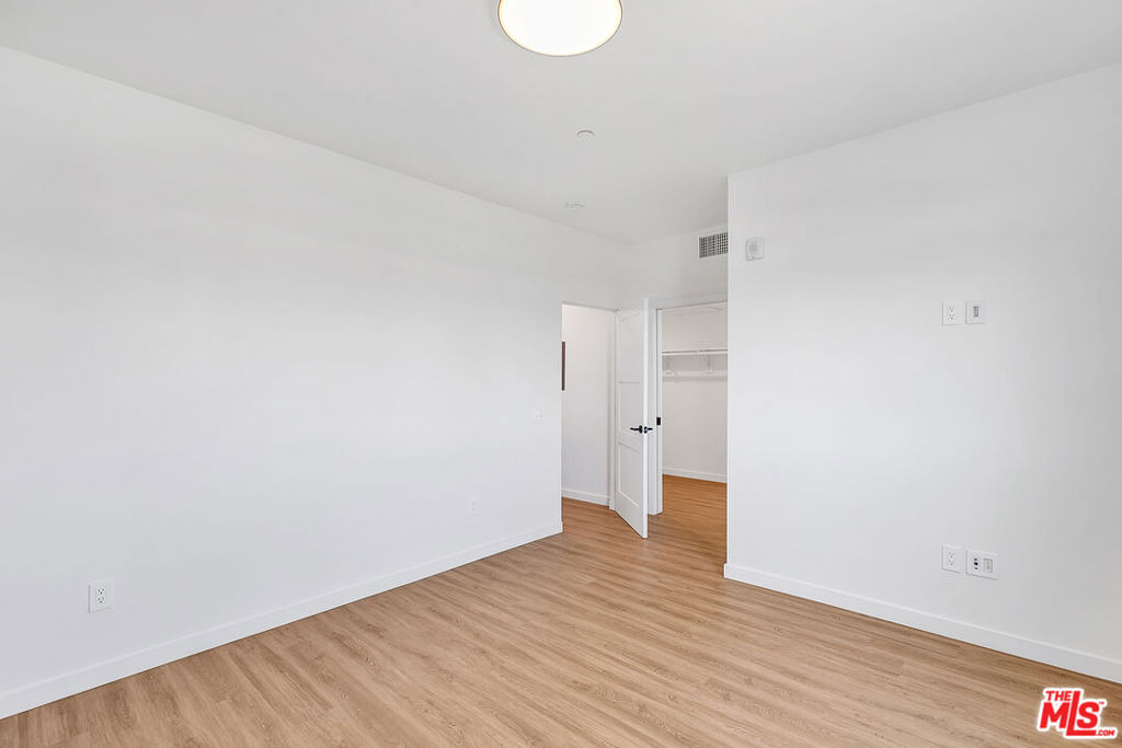 747 Lillian Way - Photo 15