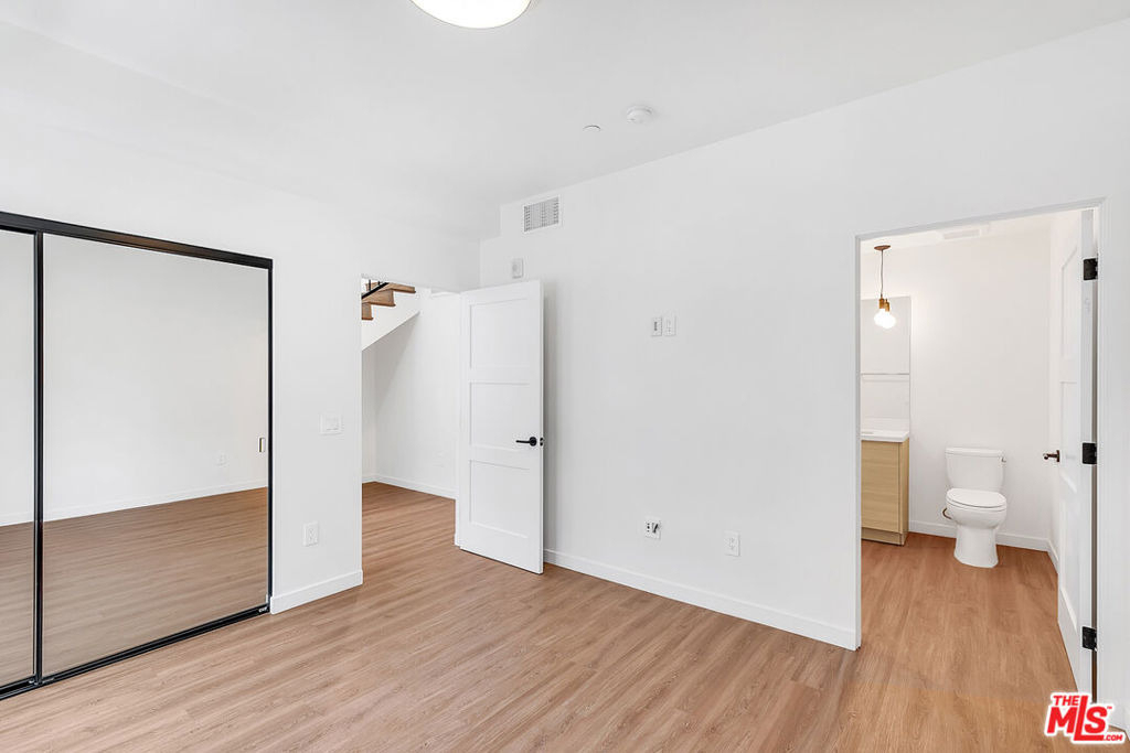 747 Lillian Way - Photo 10
