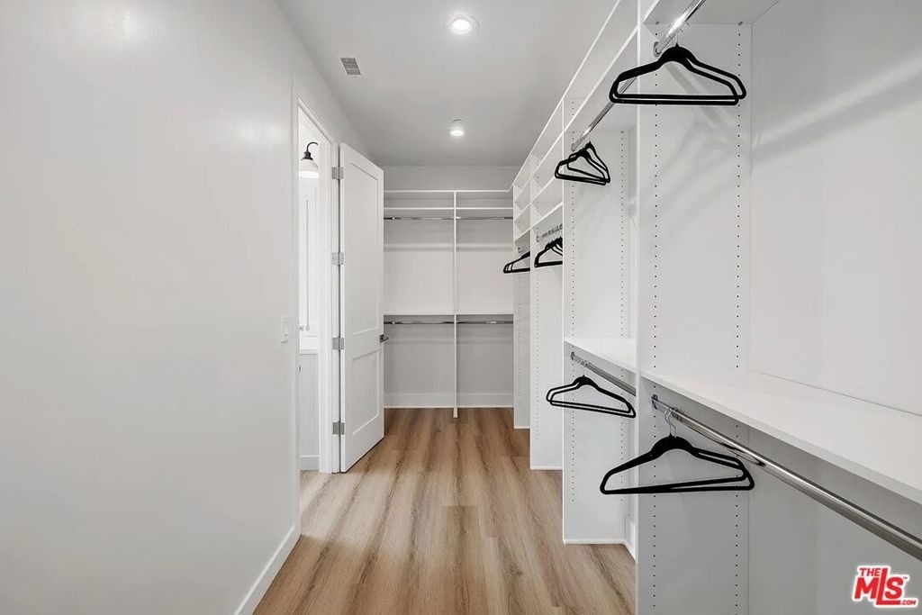 2423 Curtis Avenue - Photo 9
