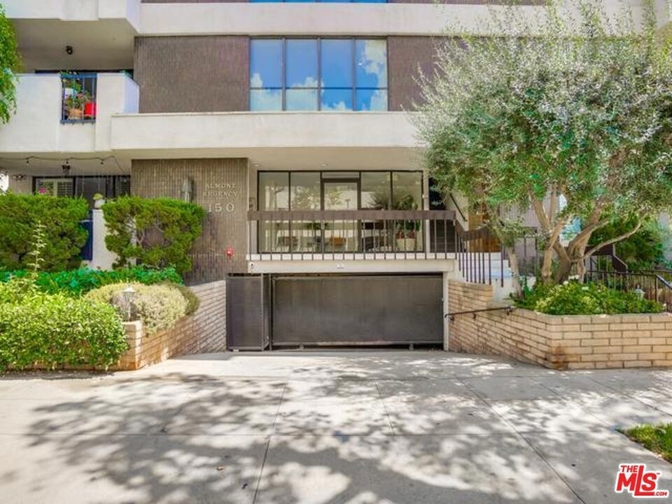 150 N Almont Drive - Photo 19