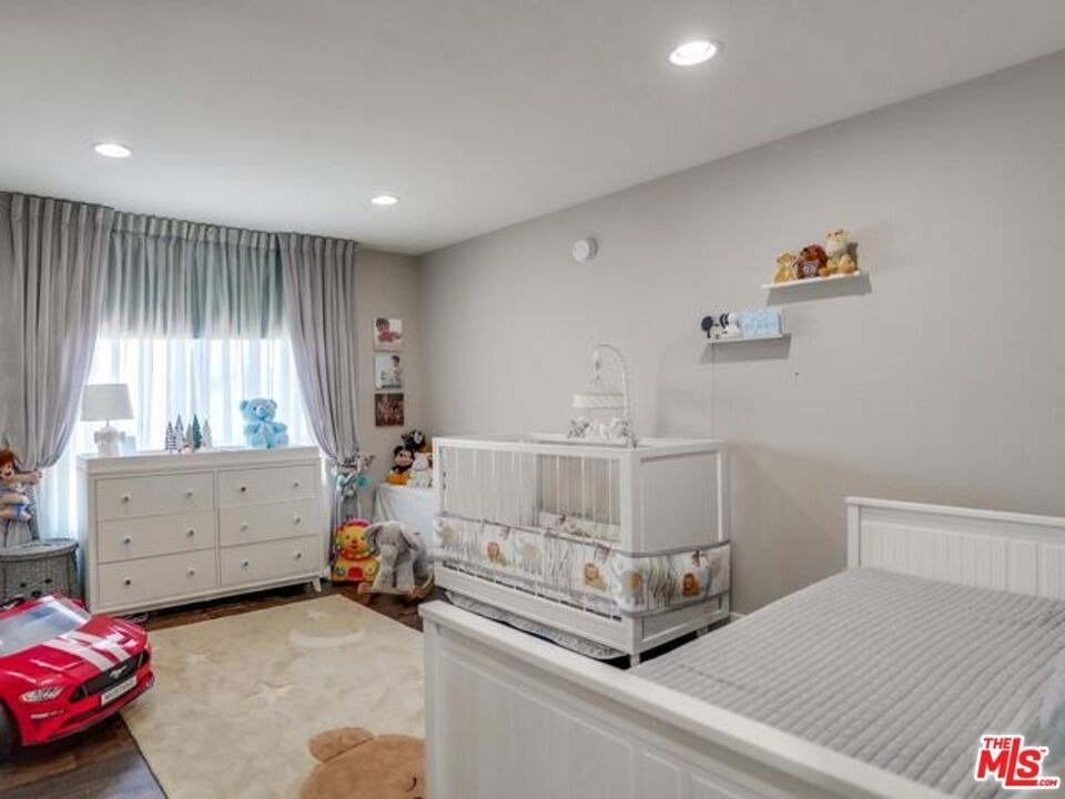 150 N Almont Drive - Photo 10