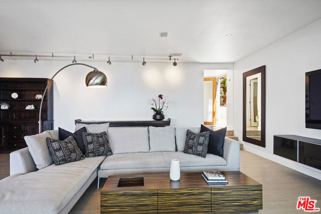 18101 Coastline Drive - Photo 9