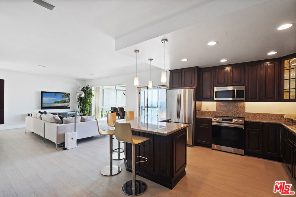 18101 Coastline Drive - Photo 3