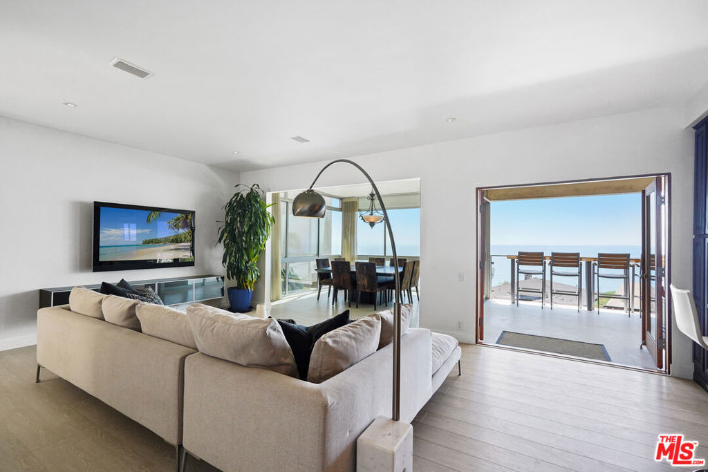 18101 Coastline Drive - Photo 8