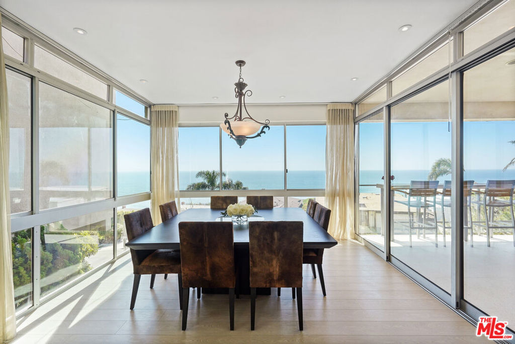 18101 Coastline Drive - Photo 2