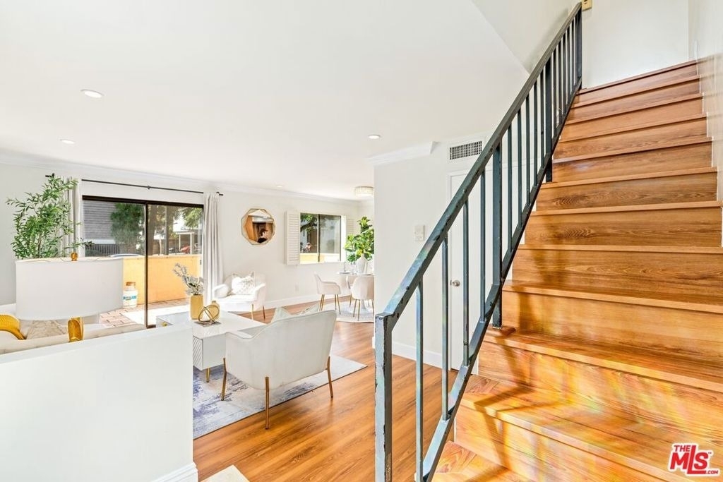 1716 Brockton Avenue - Photo 3