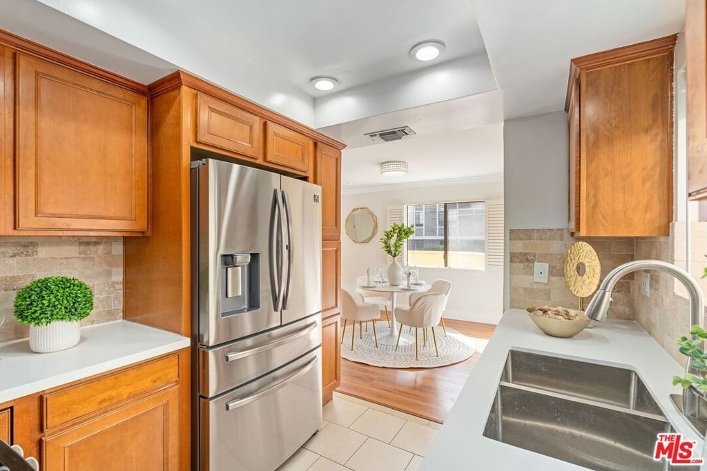 1716 Brockton Avenue - Photo 9