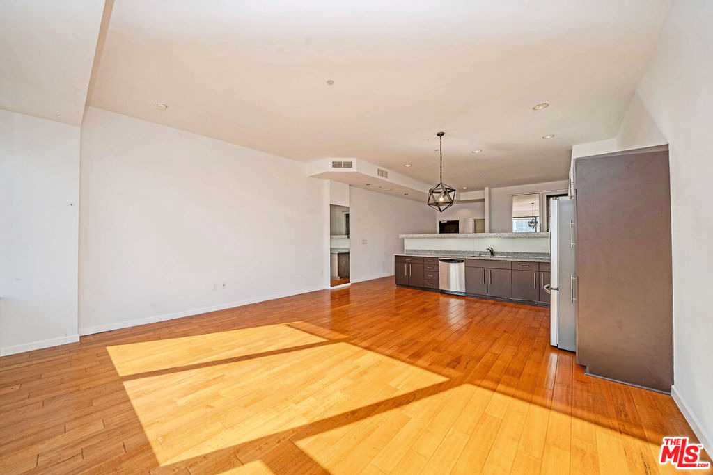 1100 Wilshire Boulevard - Photo 2