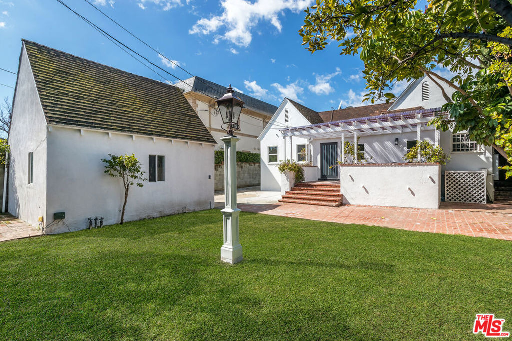152 S Wetherly Drive - Photo 19