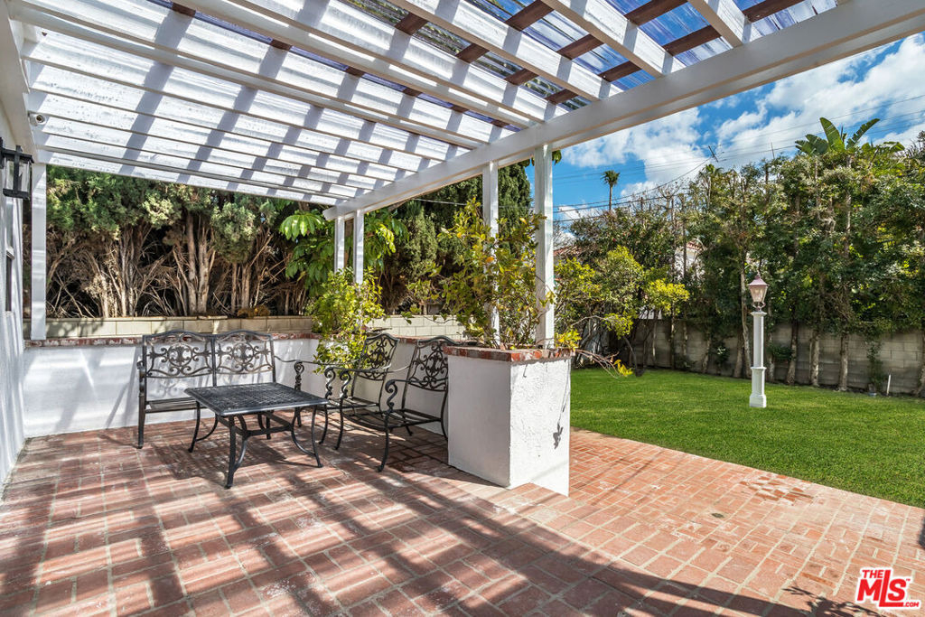 152 S Wetherly Drive - Photo 1