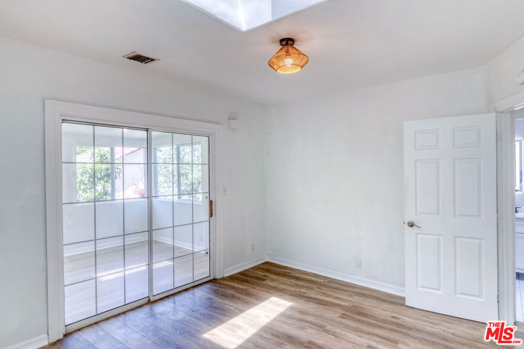 2127 Malcolm Avenue - Photo 33