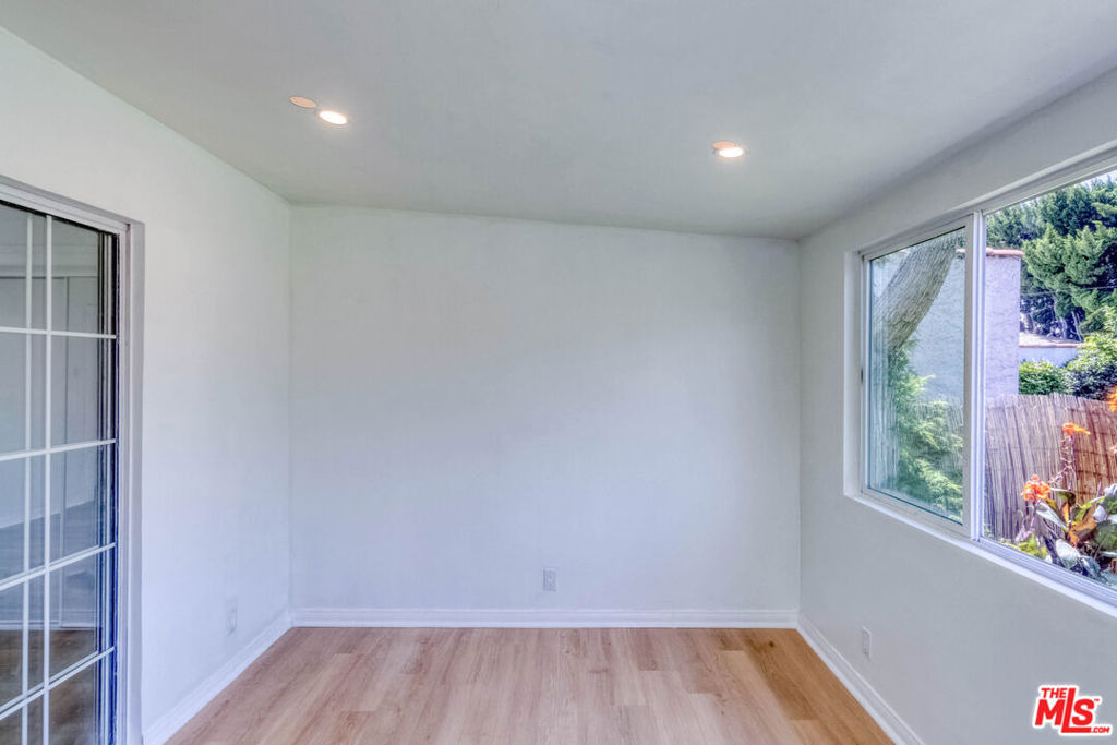 2127 Malcolm Avenue - Photo 37