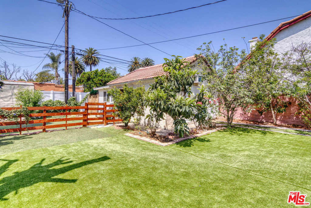 2127 Malcolm Avenue - Photo 44