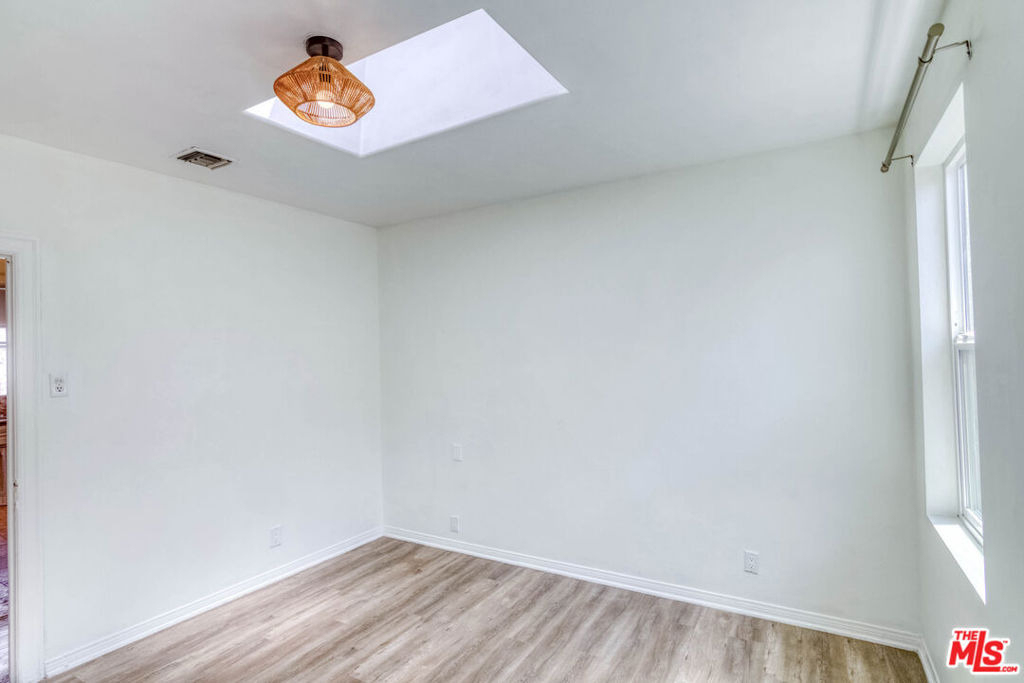 2127 Malcolm Avenue - Photo 25