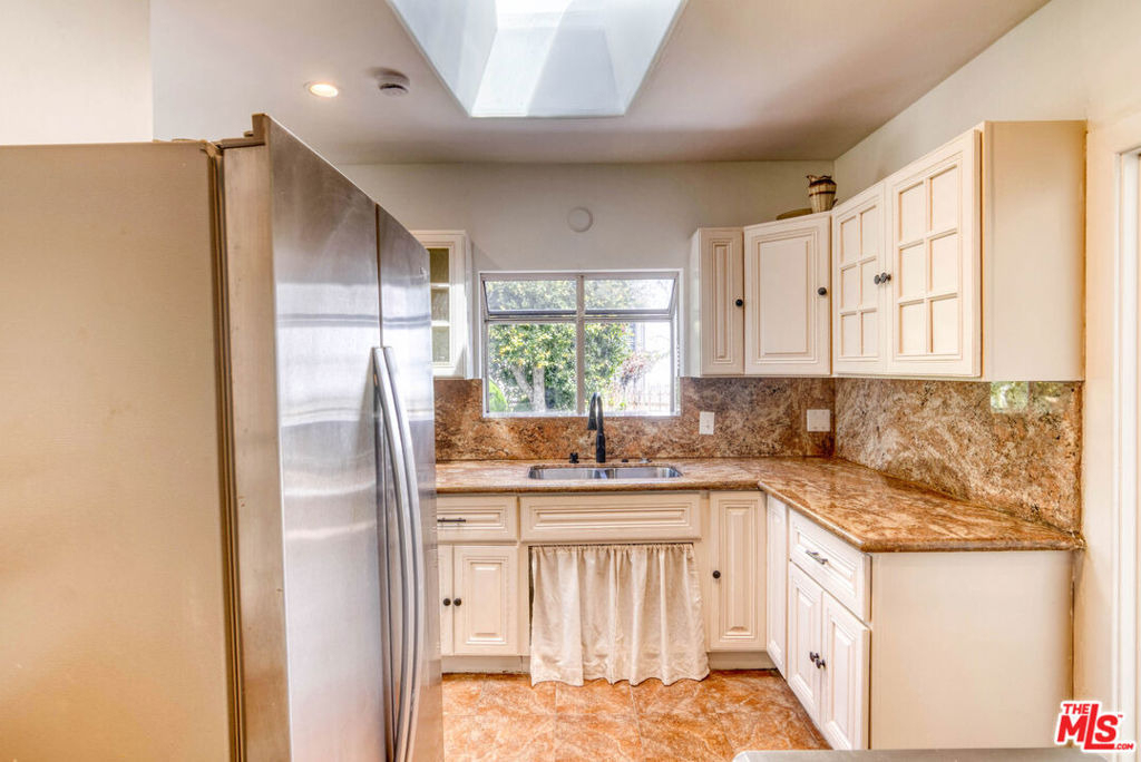 2127 Malcolm Avenue - Photo 17