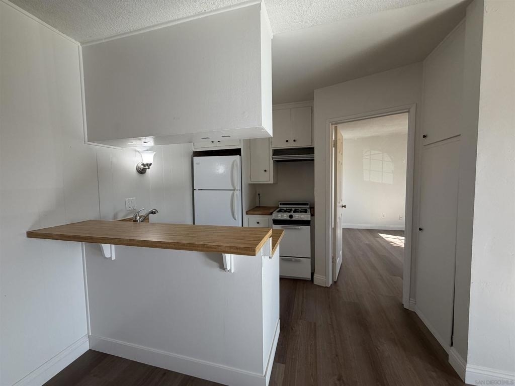 1646 Brookes Ave. - Photo 5