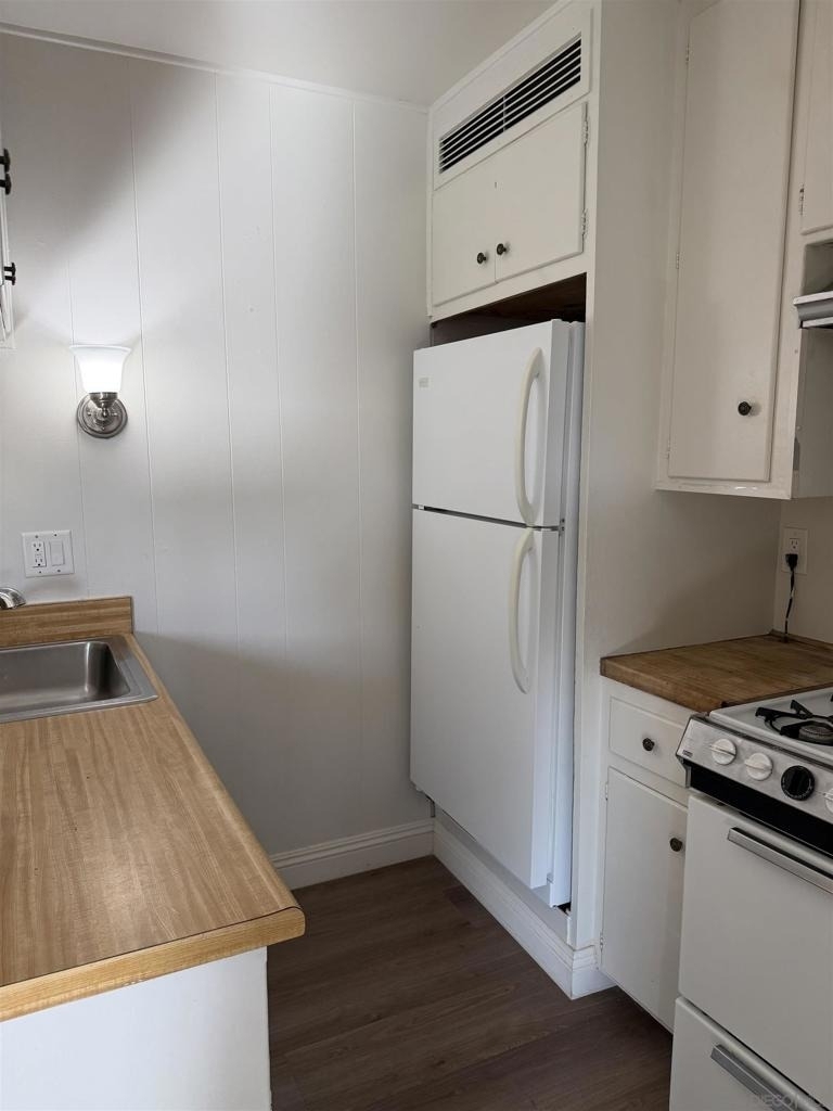 1646 Brookes Ave. - Photo 6
