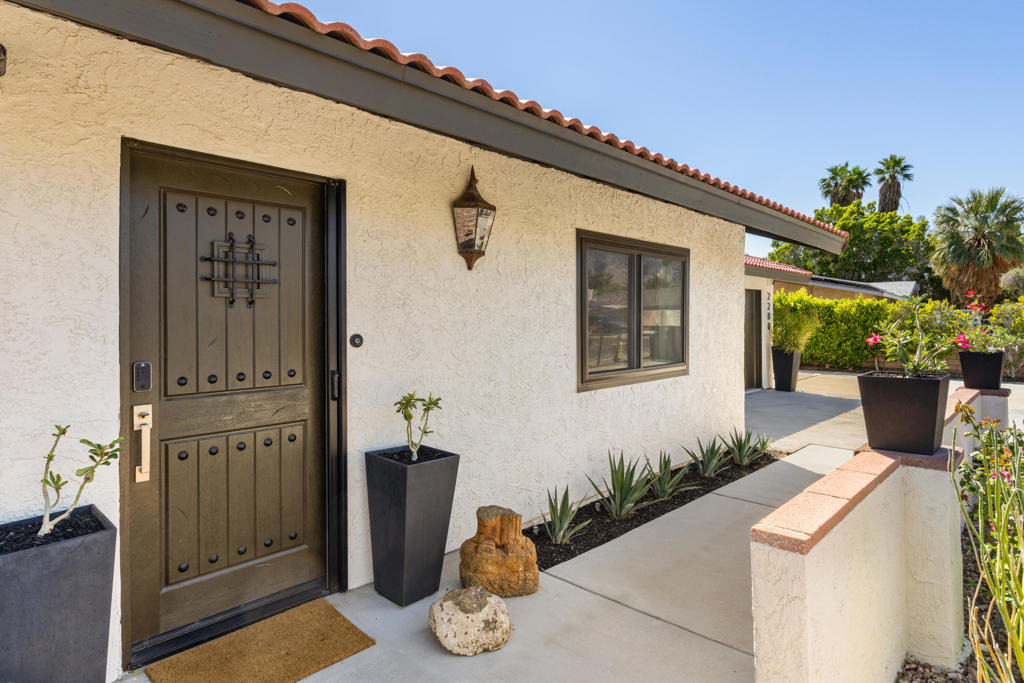 2200 E Acacia Road N - Photo 8