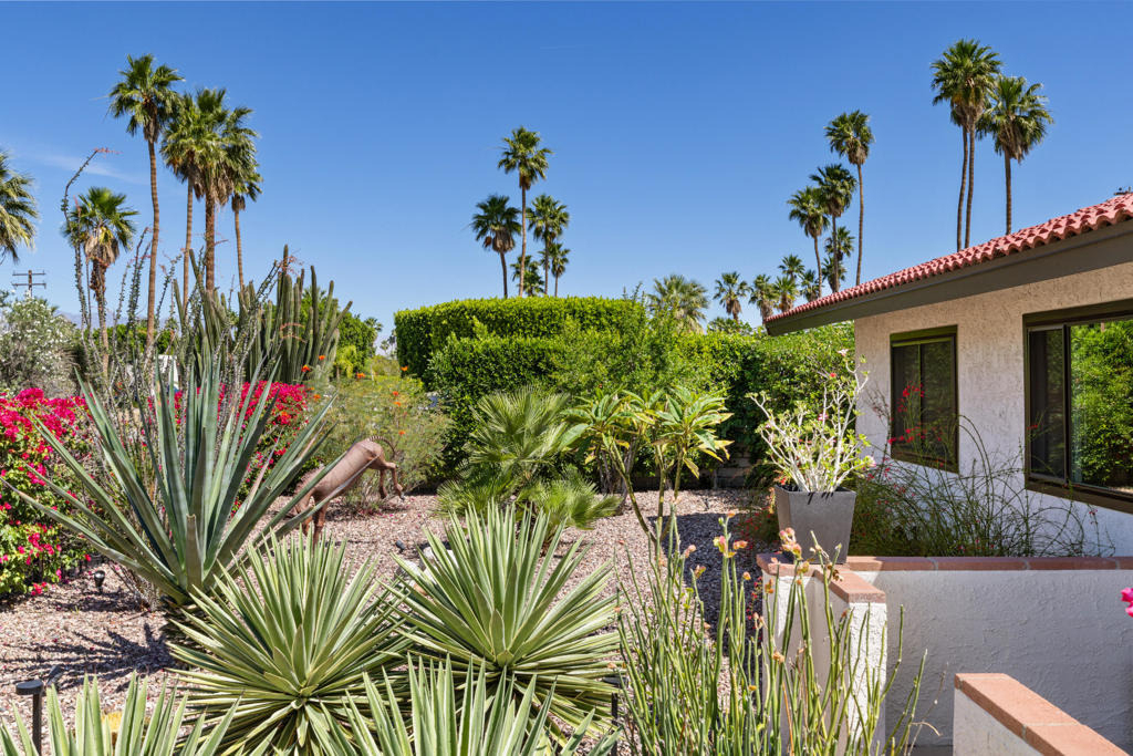 2200 E Acacia Road N - Photo 5
