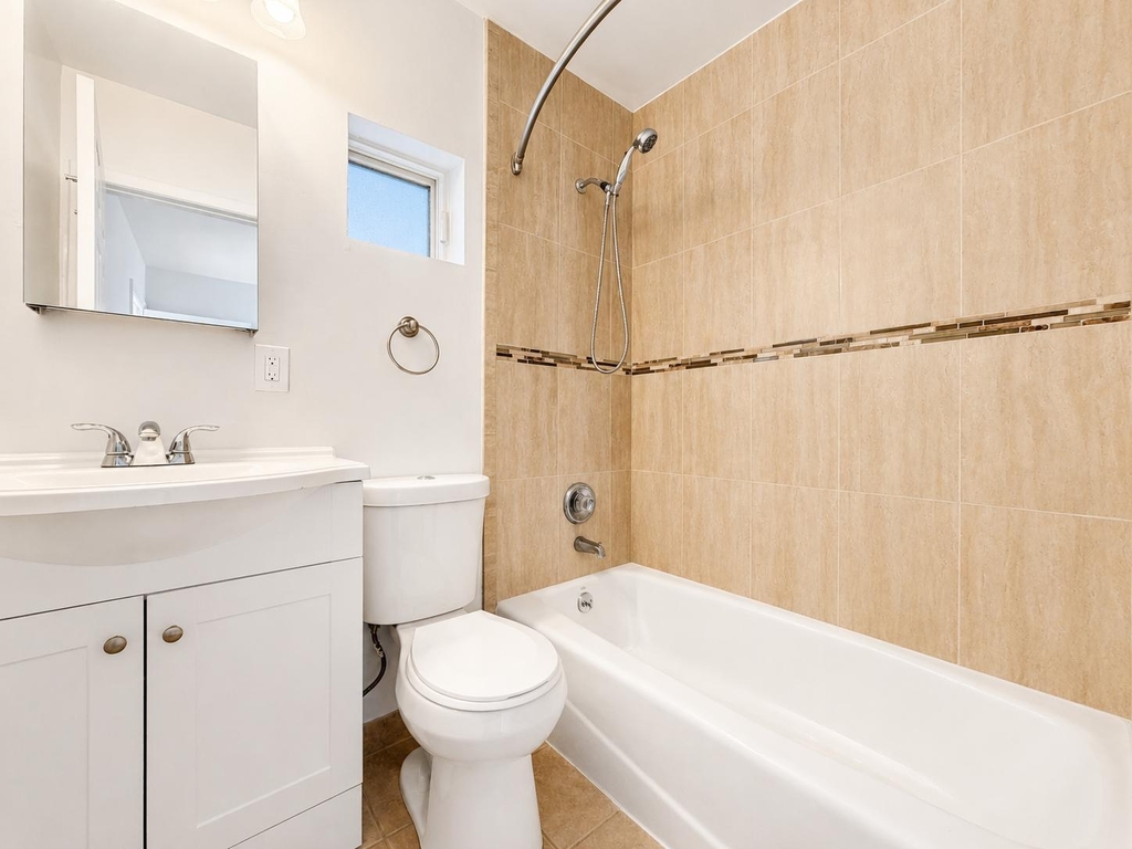 401 East 68th Street - Photo 15