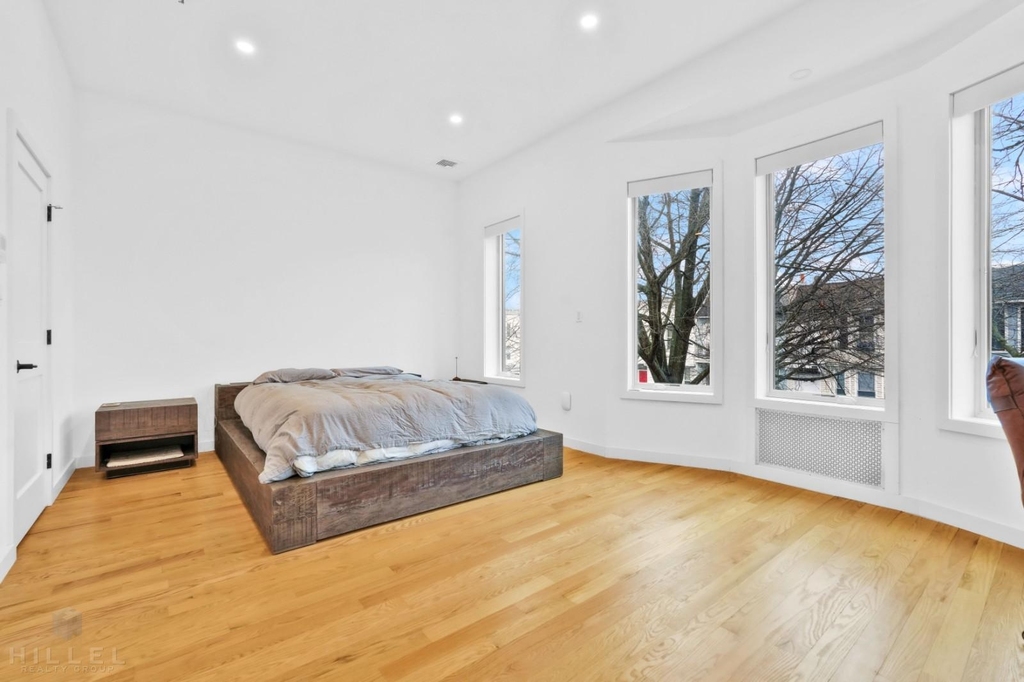 729 Chauncey Street - Photo 7