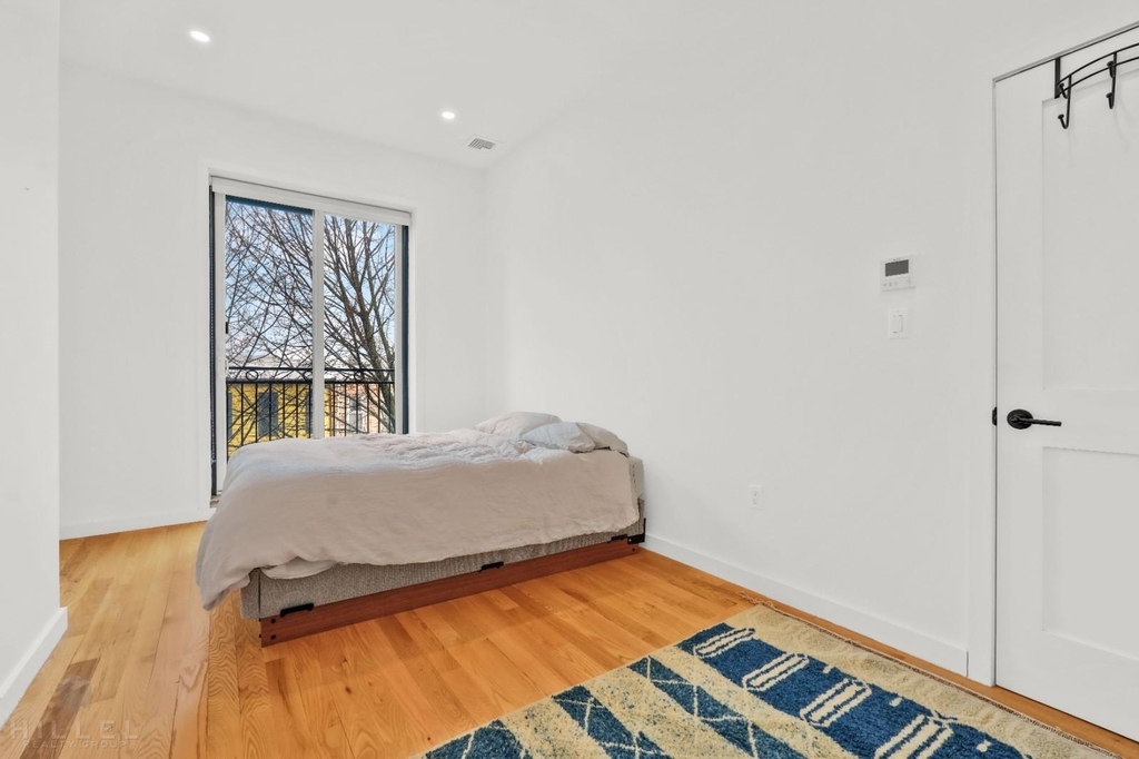 729 Chauncey Street - Photo 11