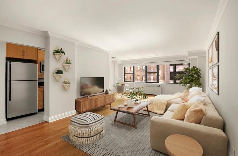 East 33rd Street - Photo 0
