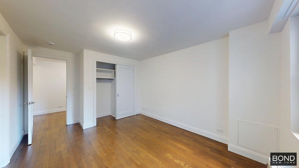 East 16th Street - Photo 11