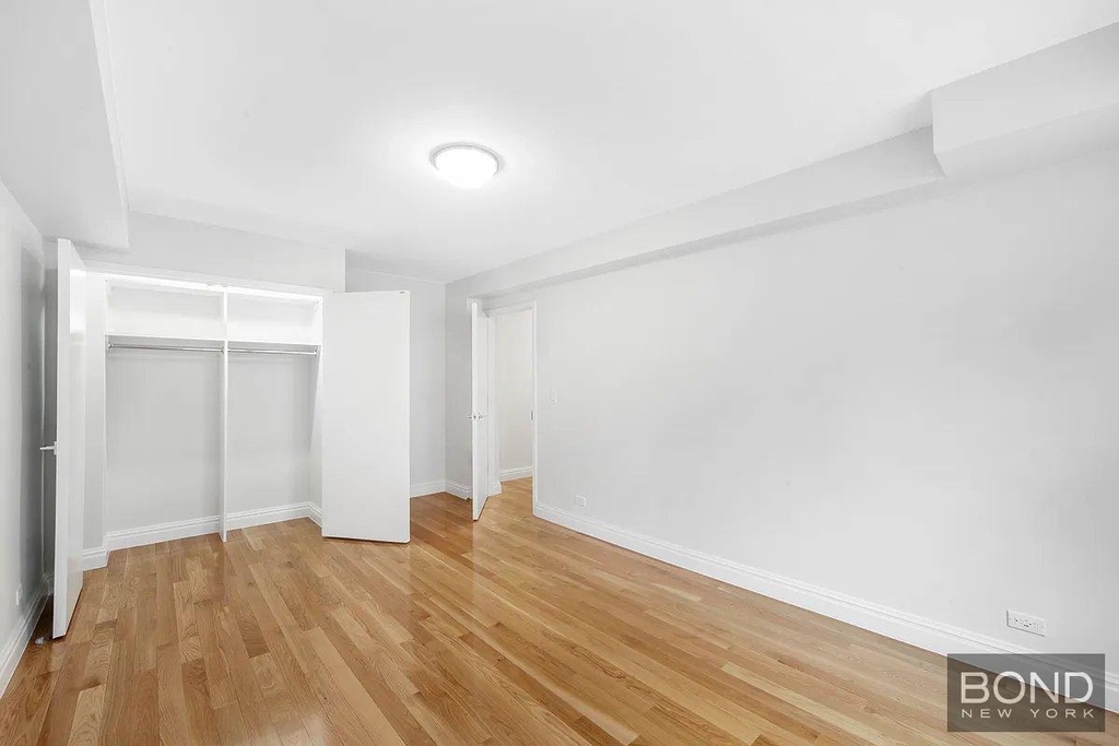 East 33rd Street - Photo 9