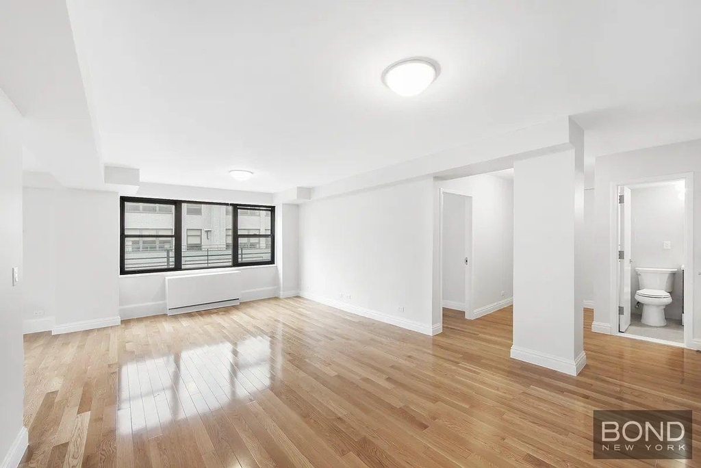 East 33rd Street - Photo 4