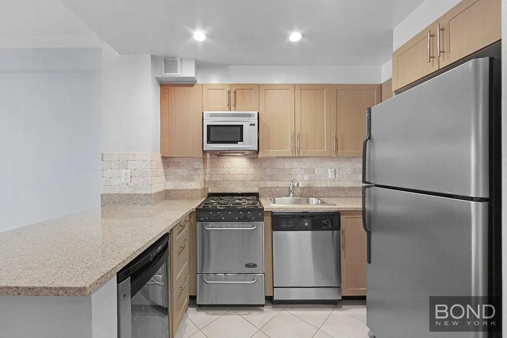 Park Avenue - Photo 2