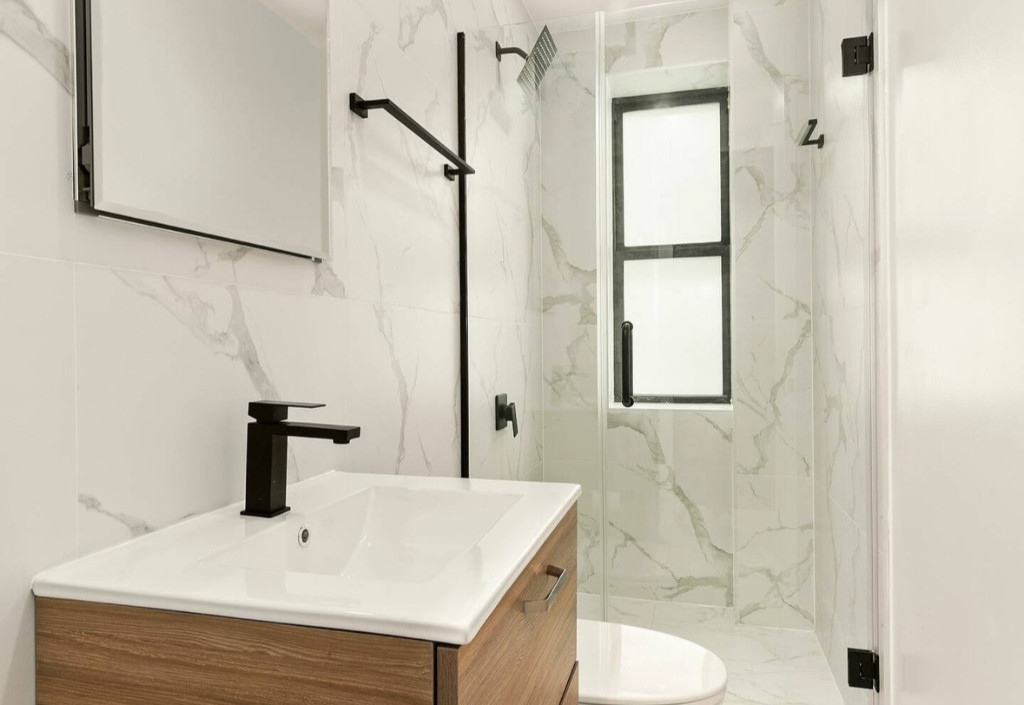 East 21st Street - Photo 4