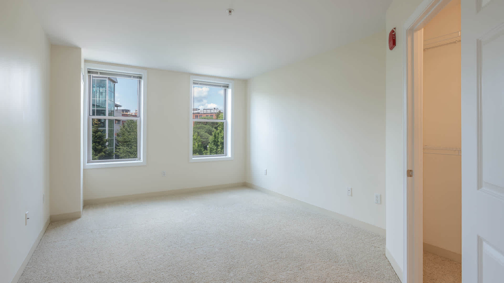 70 Hope Ave - Photo 40