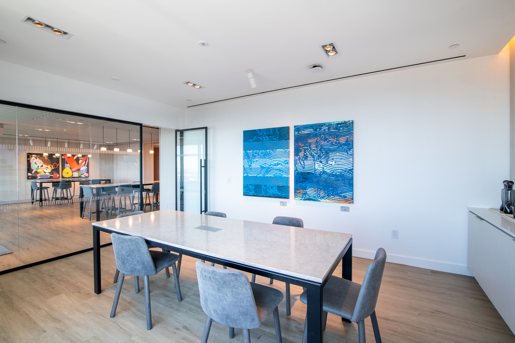 315 W 33rd St - Photo 7