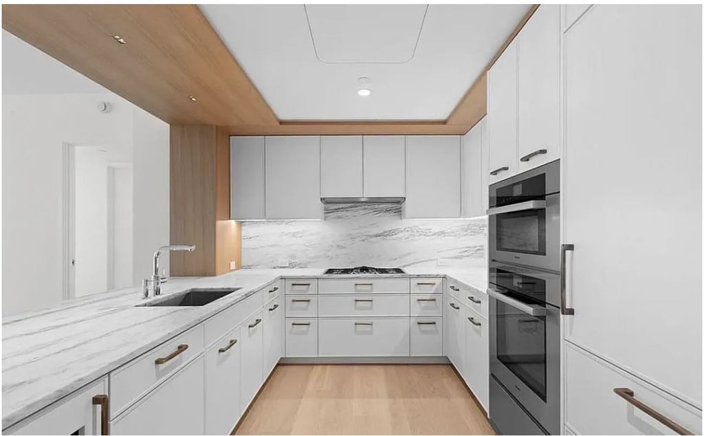 50 W 66th St - Photo 3