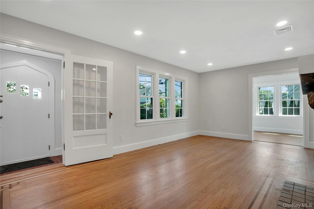 92 Hillside Avenue - Photo 4