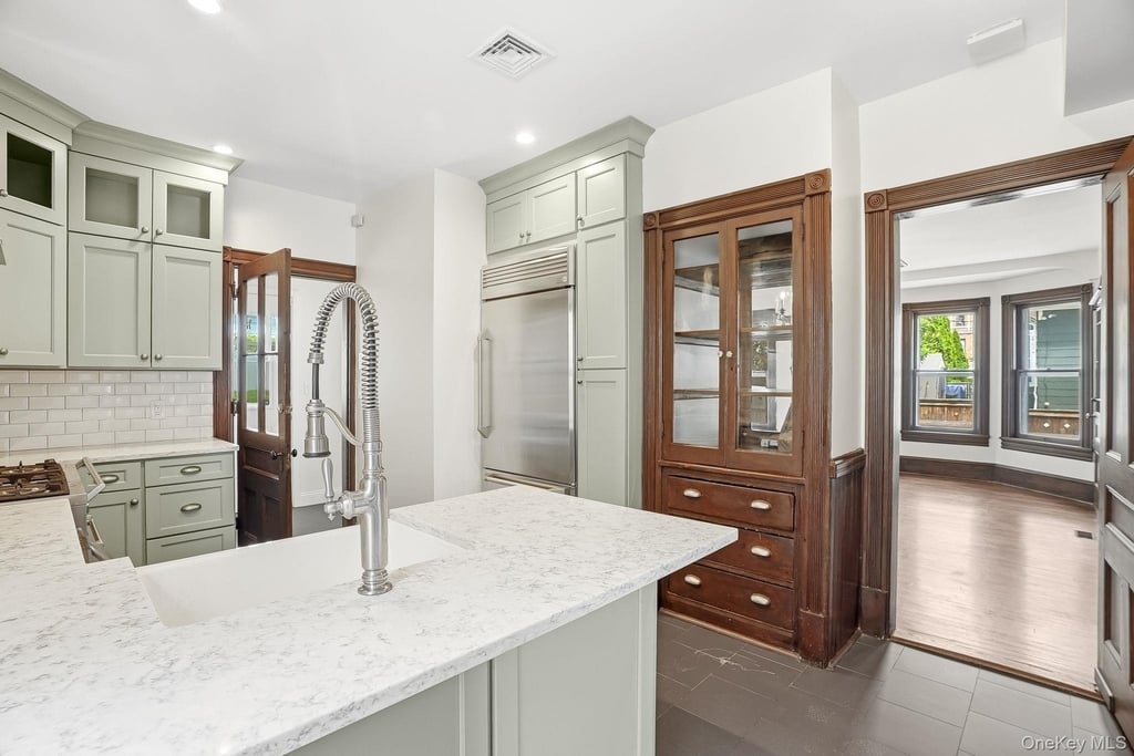 834 John Street - Photo 11