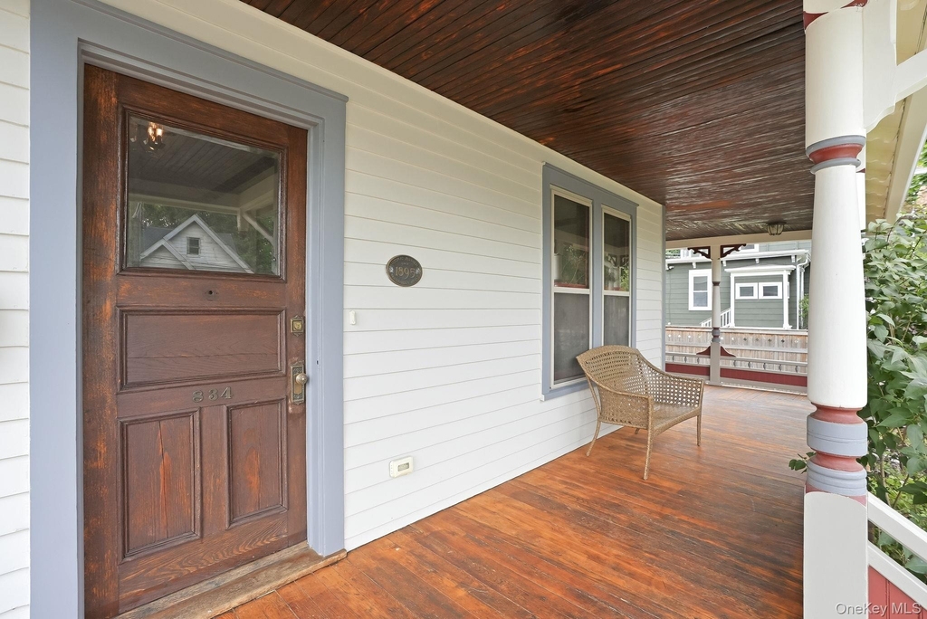 834 John Street - Photo 2