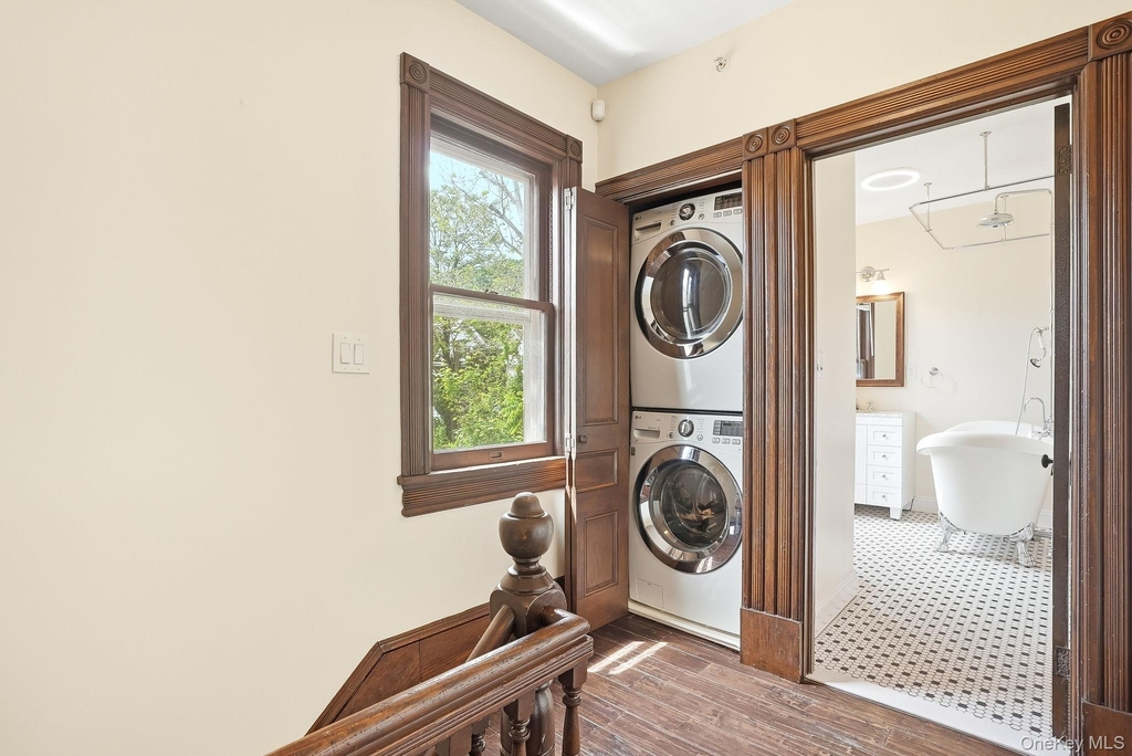834 John Street - Photo 16