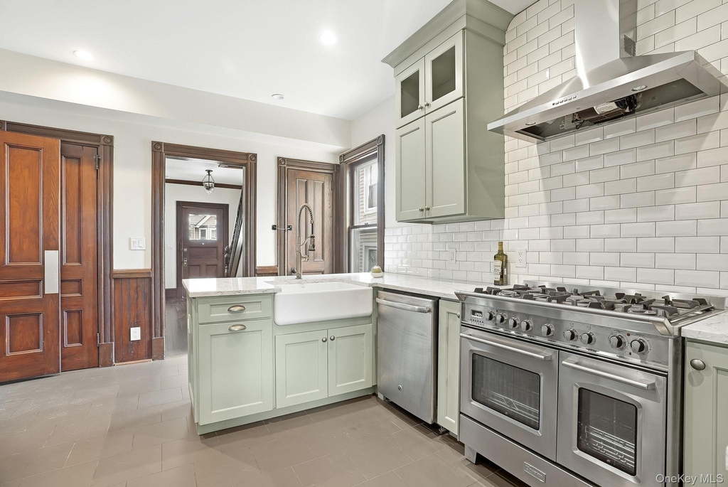834 John Street - Photo 13