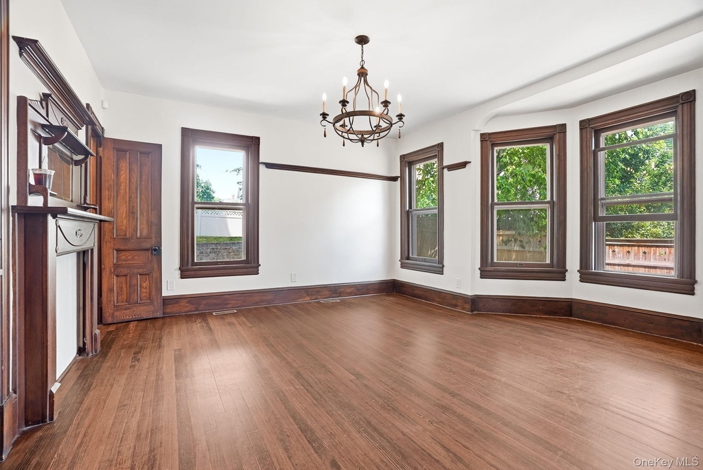 834 John Street - Photo 9