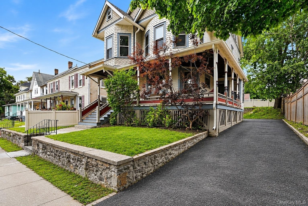 834 John Street - Photo 1