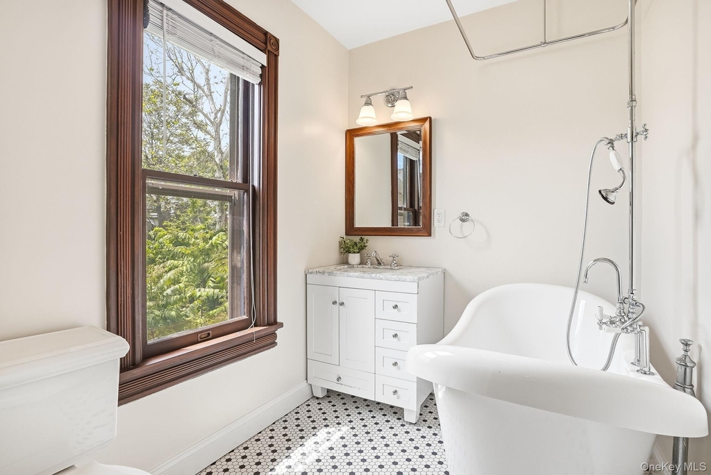 834 John Street - Photo 17